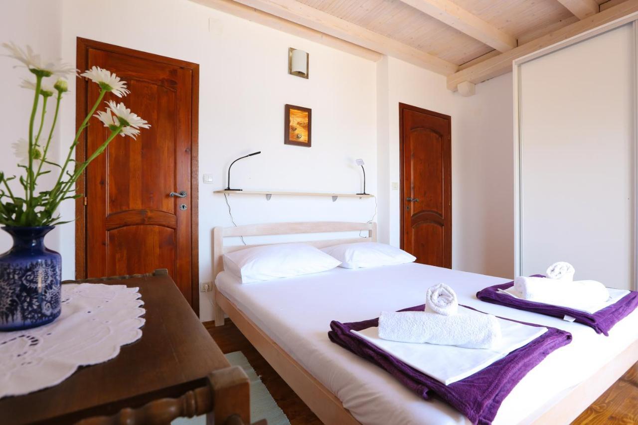 Spacious Lucia Apartment Prozura